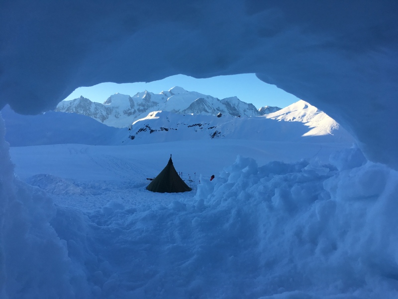 snow shelter overlooking mont blanc